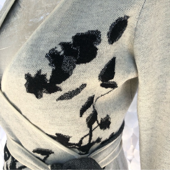 DVF Diane Von Furstenberg Cream, grey & black wrap sweater small Wool Wr… - Picture 2 of 12